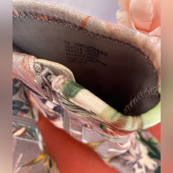 Nine West floral velvet bootie size 7 - Picture 5 of 7